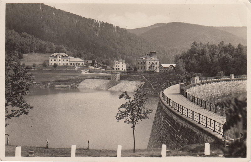 Údolní přehrada na Bystřičce.