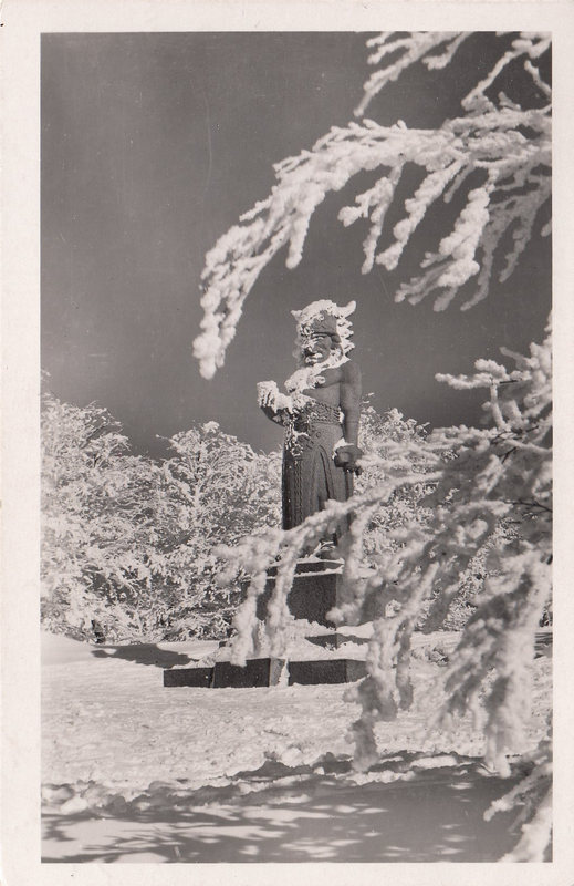 Socha Radigast na Radhošti v zimě