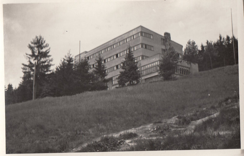 M001023