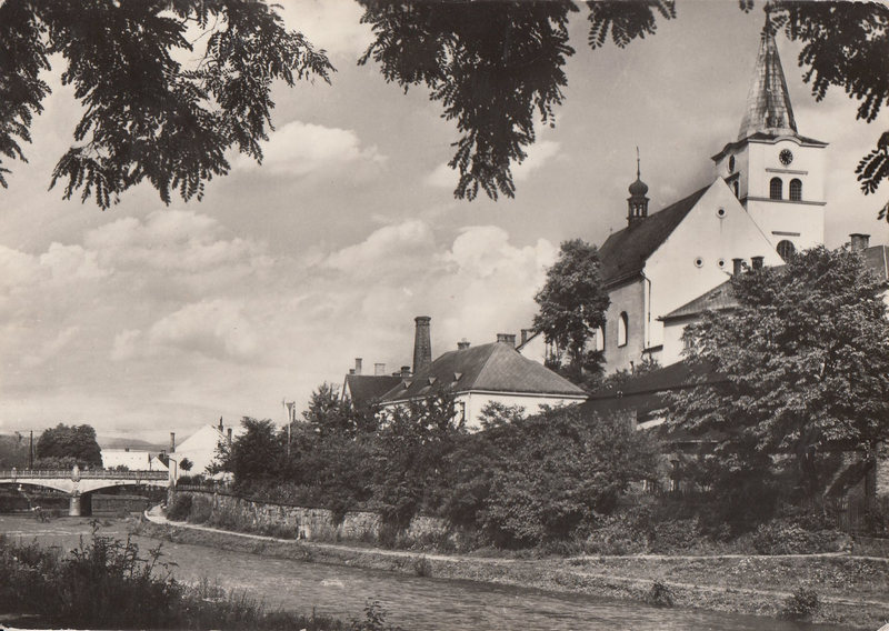 VALAŠSKÉ MEZIŘÍČÍ - Nábřeží Bečvy