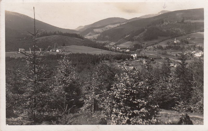 STARÉ HAMRY. - V pozadí Lysá Hora 1325.