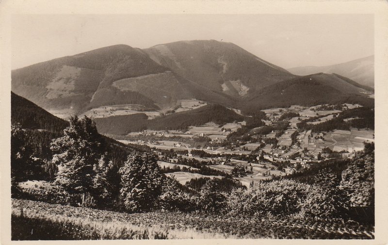 BESKYDY - Ostravice v pozadí Smrk - 1282 m