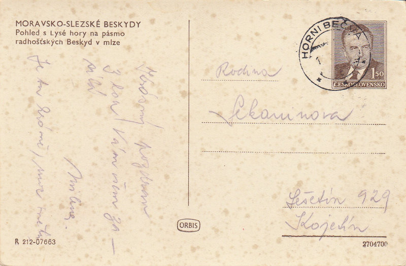 MORAVSKO-SLEZSKÉ BESKYDY - Pohled s Lysé hory na pásmo radhošťských Beskyd v mlze