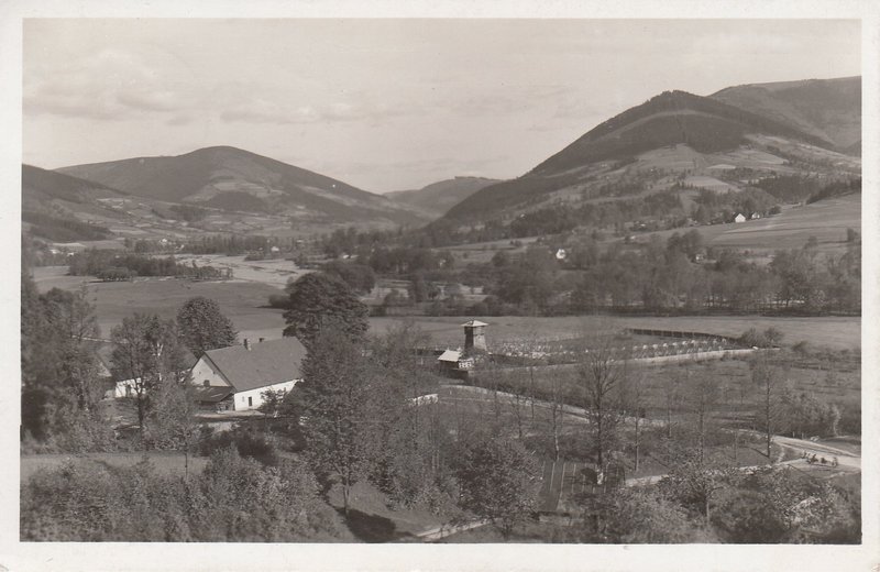 SLEZSKÉ BESYKDY -Údolí Morávky Farma stříbrných lišek