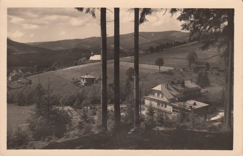 Hotel ZAORAL ve Starých Hamrech. (Moravskoslezské Beskydy.)
