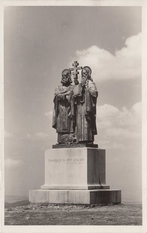 Sousoší sv. Cyrila a Metoděje na Radhošti.