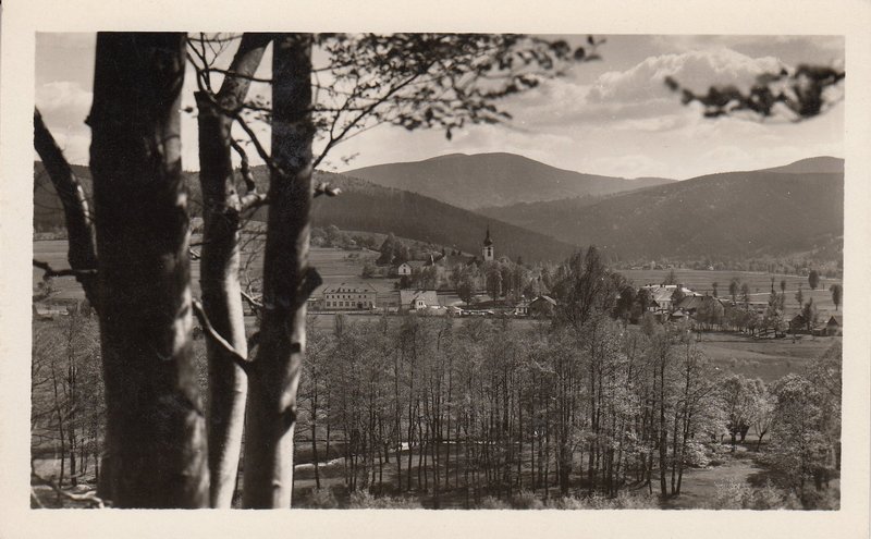 SLEZSKÉ BESKYDY - Pražmo - V pozadí Lysá hora