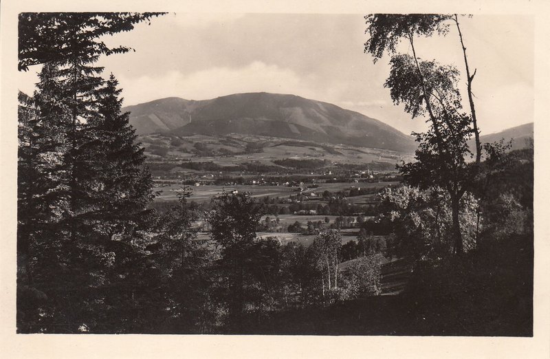 Smrk 1282 m s úpati Ondřejníku