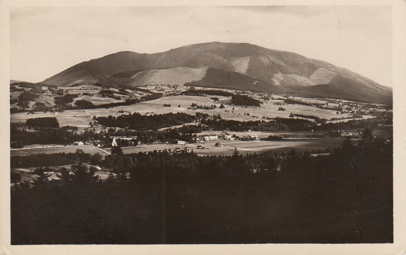 BESKYDY - Čeladná, v pozadí Smrk