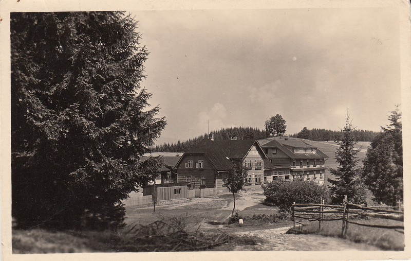Hotel Charbulák, Staré Hamry. - Gruň 825 m n. m.