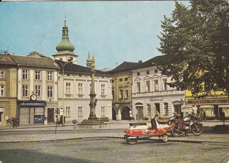 FRENŠTÁT pod RADHOŠTĚM, Náměstí Míru