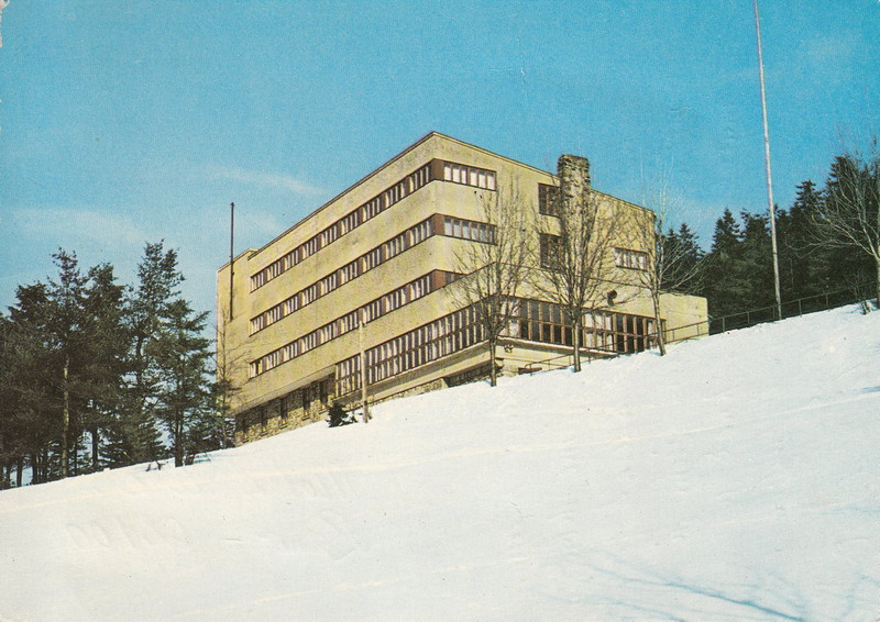 V001828